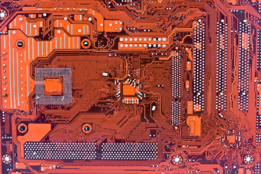 pcb走線可以穿過元器件嗎？